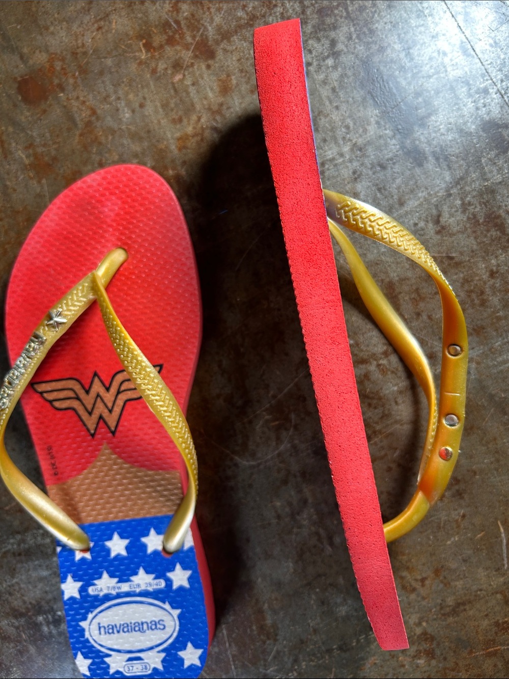 Havaianas Wonder Woman Flip Flops - Red, Blue, Gold - Picture 12 of 16